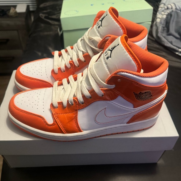 Authentic White & orange #1 Air Jordans - Picture 2 of 6
